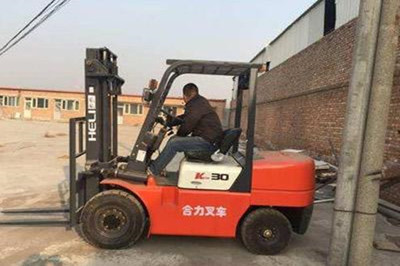 新疆考取叉車操作證 裝卸搬運(yùn)作業(yè)的三大硬性要求解析